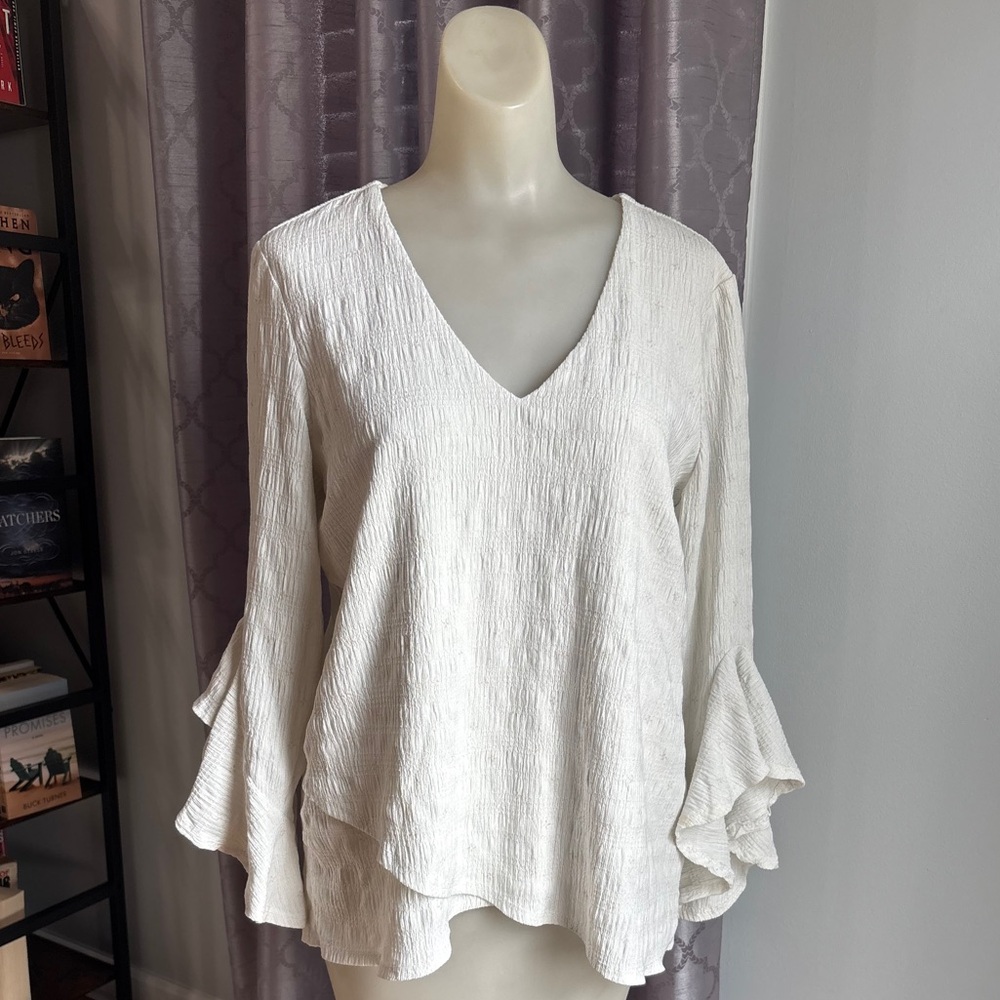 Vince Camuto Elegant Bell Sleeve Crinkle Knit Women's Top Size Medium Classic